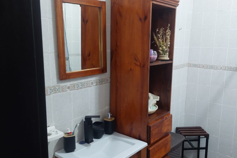 Casa  con 3 dormi. garaje y fondo